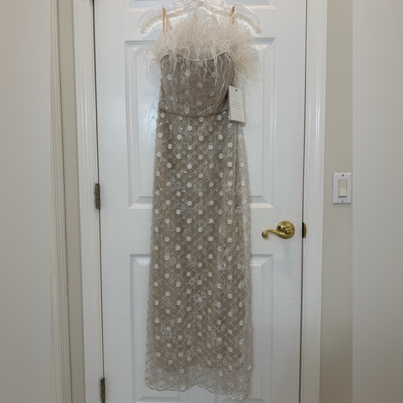 NWT Mac Duggal 68140 White Embellished Feather Strapless Column Dress Size 2 - Picture 3 of 11
